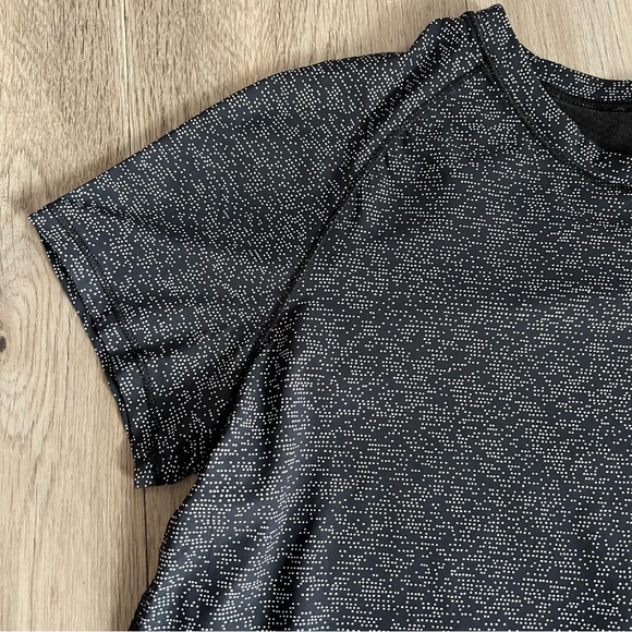 lululemon athletica Short Sleeve Top with Sheer Hem - Picture 3 of 7